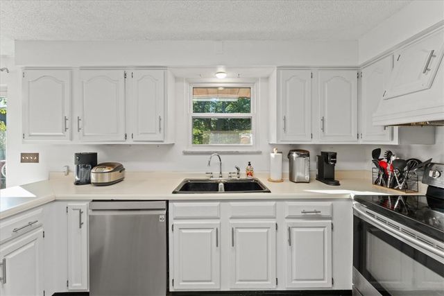3513 Knollwood Drive, Beavercreek, OH 45432