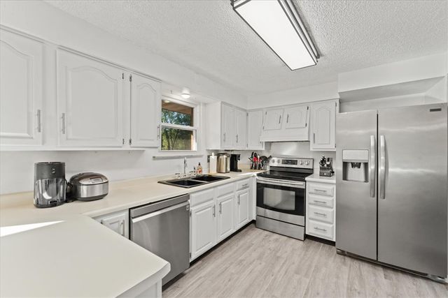 3513 Knollwood Drive, Beavercreek, OH 45432