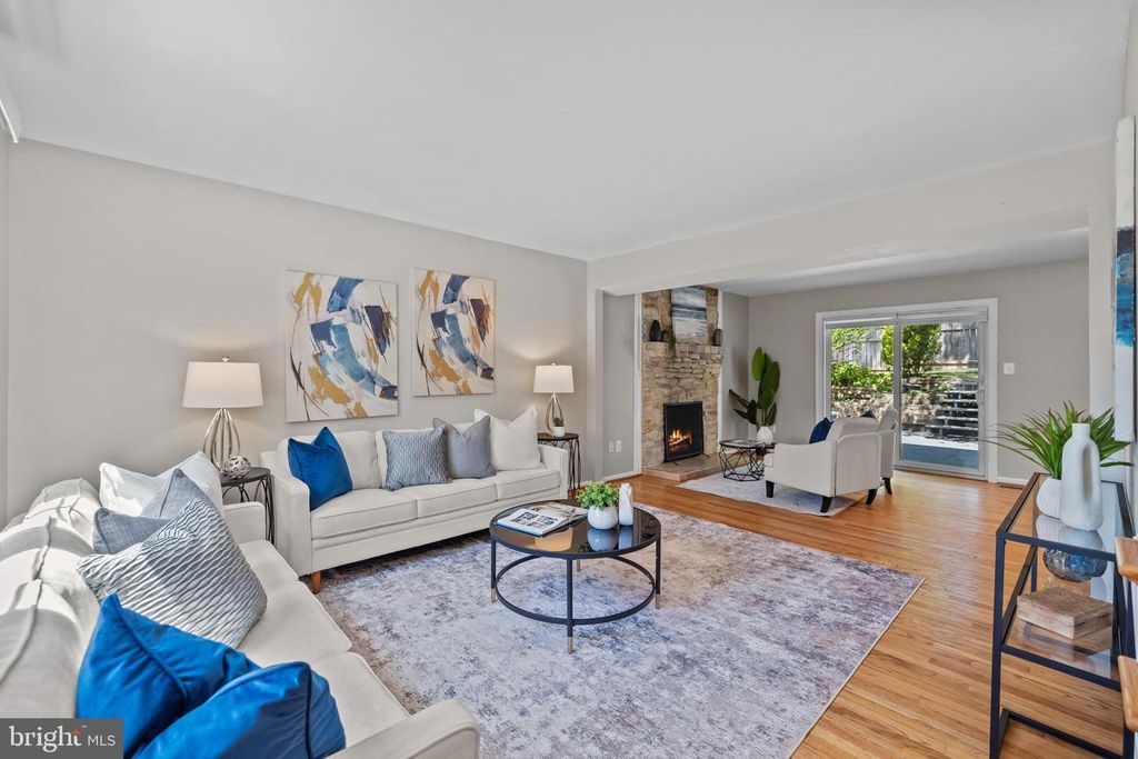 9556 PINE BOUGH PL, Vienna, VA 22181
