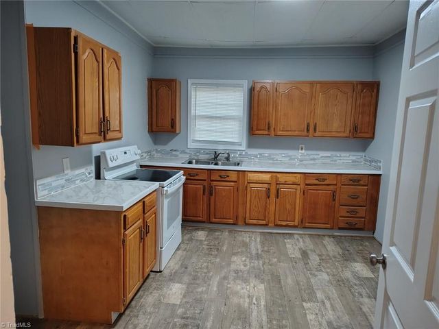 1414 E Green Drive, High Point, NC 27260