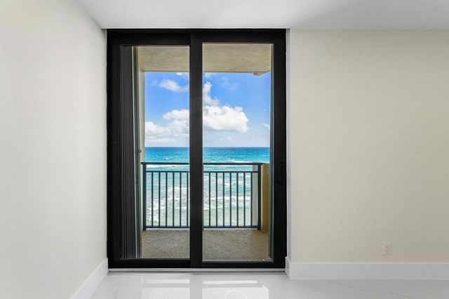 5460 N Ocean Drive 5b, Singer Island, FL 33404