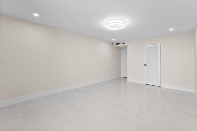 5460 N Ocean Drive 5b, Singer Island, FL 33404