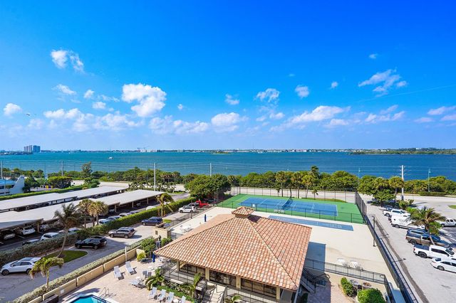5460 N Ocean Drive 5b, Singer Island, FL 33404