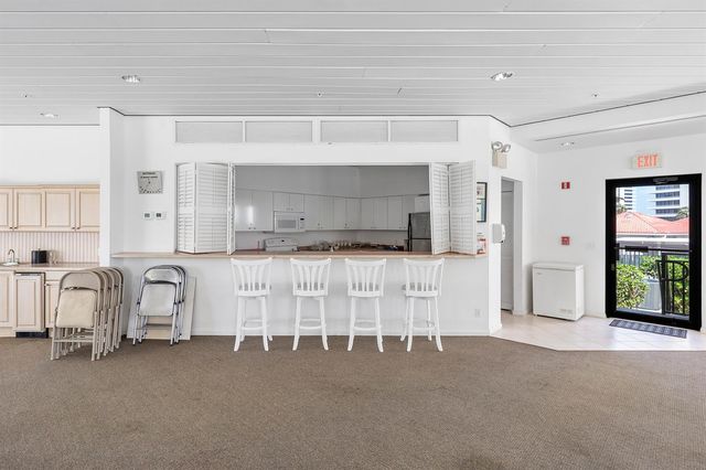 5460 N Ocean Drive 5b, Singer Island, FL 33404