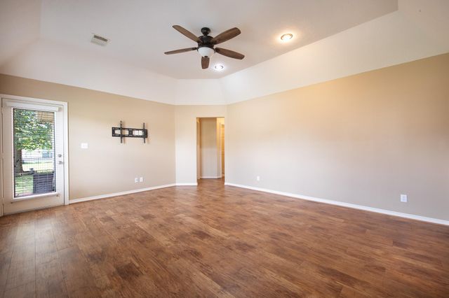 125 Golfview Drive, Conroe, TX 77356