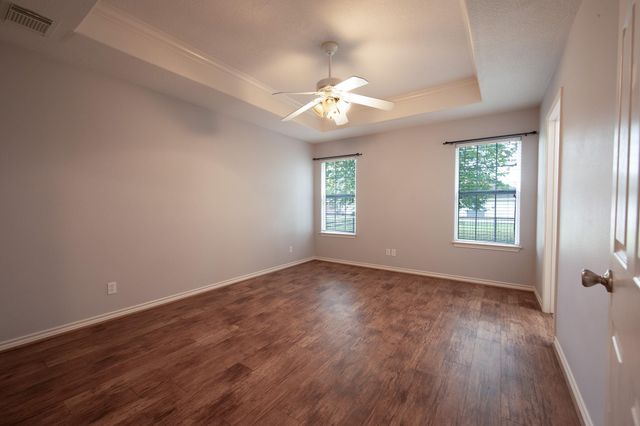 125 Golfview Drive, Conroe, TX 77356