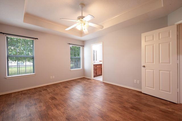 125 Golfview Drive, Conroe, TX 77356