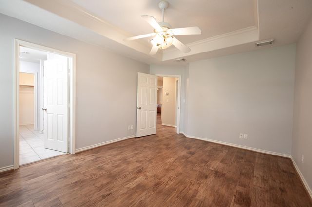 125 Golfview Drive, Conroe, TX 77356