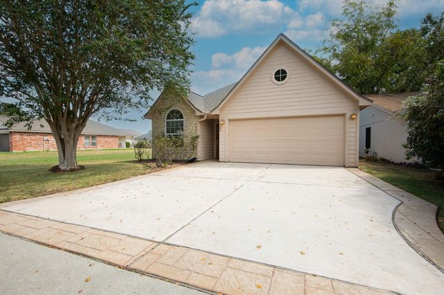 125 Golfview Drive, Conroe, TX 77356