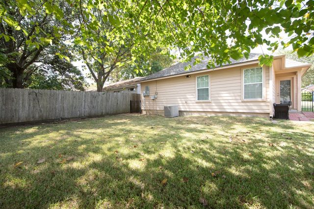 125 Golfview Drive, Conroe, TX 77356