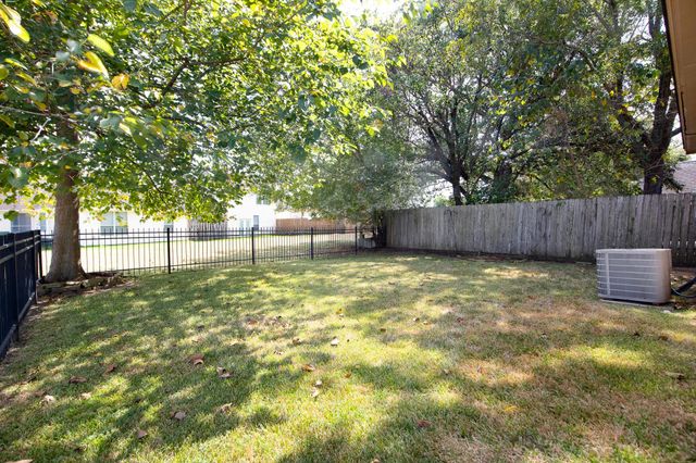 125 Golfview Drive, Conroe, TX 77356
