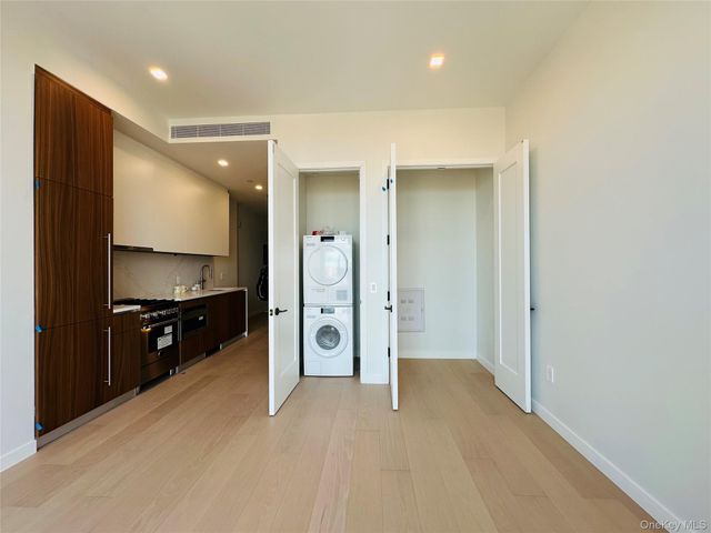 3532 Leavitt Street 11i, Flushing, NY 11354