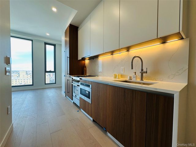 3532 Leavitt Street 11i, Flushing, NY 11354