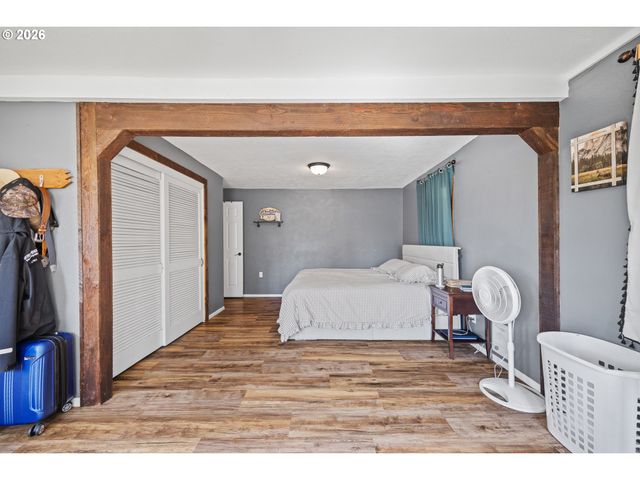 1932 WILLOW St, Myrtle Point, OR 97458
