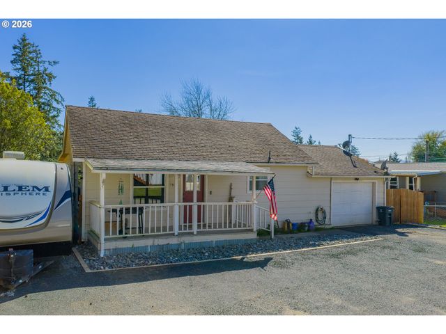 1932 WILLOW St, Myrtle Point, OR 97458