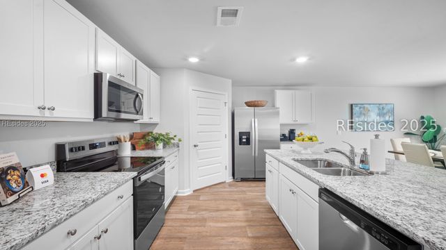 78 Bottom Board Court, Ridgeland, SC 29936