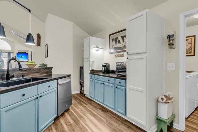 8800 Dorchester Road 2001, North Charleston, SC 29420