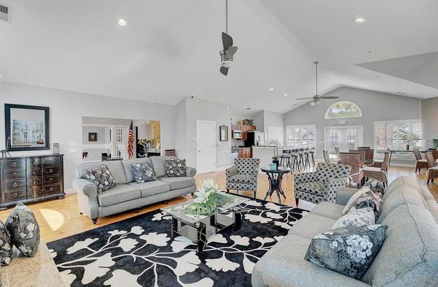 8800 Dorchester Road 2001, North Charleston, SC 29420