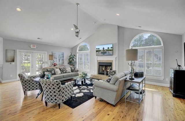 8800 Dorchester Road 2001, North Charleston, SC 29420