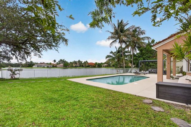 480 Cambridge Drive, Weston, FL 33326