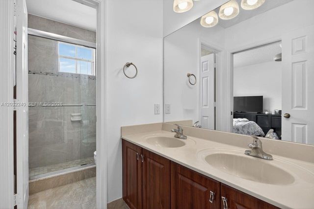 480 Cambridge Drive, Weston, FL 33326