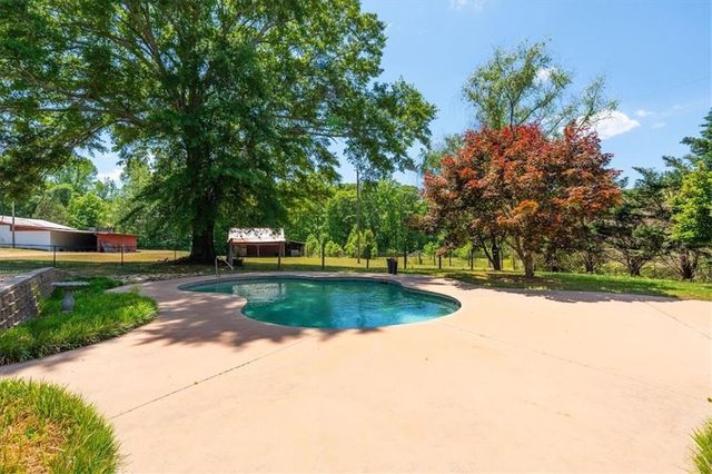 1172 Alabama Street, Carrollton, GA 30117