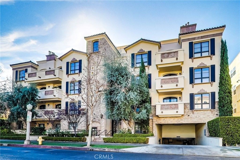 12026 Hoffman Street 201, Studio City, CA 91604 — exterior