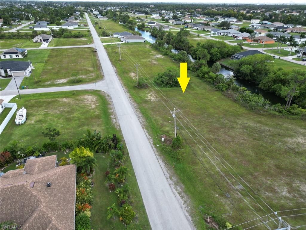 818 NE 32nd LN, CAPE CORAL, FL 33909 — photo 2