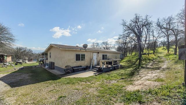1321 Elwood Road, Yokuts Valley, CA 93675