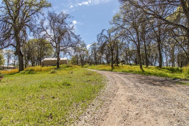 1321 Elwood Road, Yokuts Valley, CA 93675