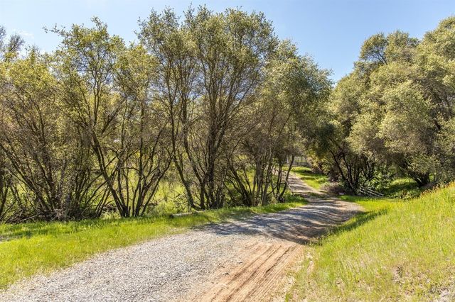 1321 Elwood Road, Yokuts Valley, CA 93675