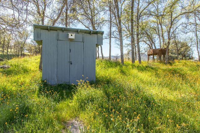 1321 Elwood Road, Yokuts Valley, CA 93675