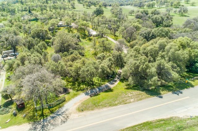 1321 Elwood Road, Yokuts Valley, CA 93675