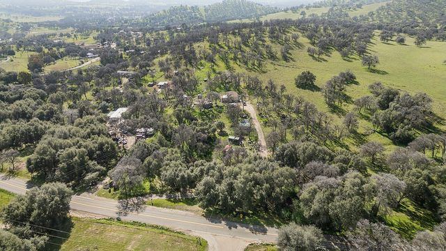1321 Elwood Road, Yokuts Valley, CA 93675