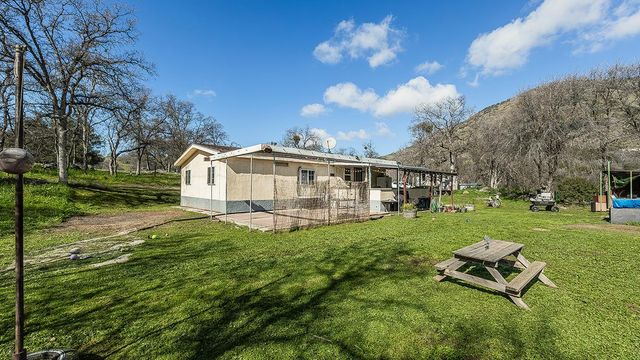 1321 Elwood Road, Yokuts Valley, CA 93675