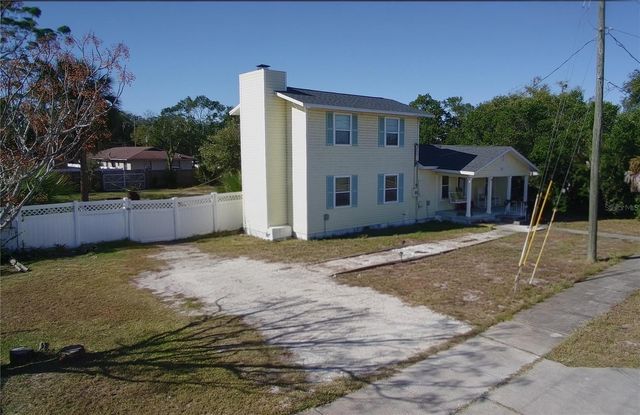 811 N DISSTON AVENUE, Tavares, FL 32778