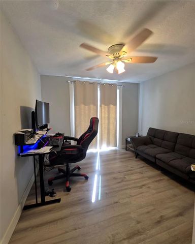 811 N DISSTON AVENUE, Tavares, FL 32778