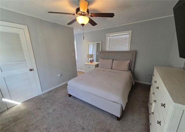 811 N DISSTON AVENUE, Tavares, FL 32778