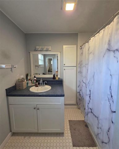 811 N DISSTON AVENUE, Tavares, FL 32778