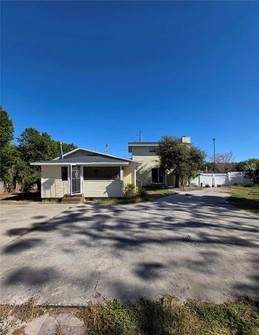 811 N DISSTON AVENUE, Tavares, FL 32778