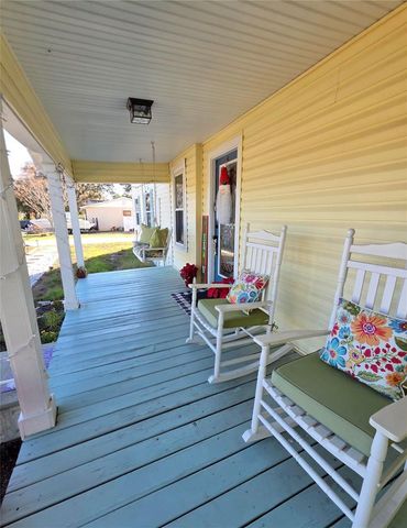 811 N DISSTON AVENUE, Tavares, FL 32778