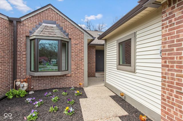1726 Creekside Lane W, Carmel, IN 46032