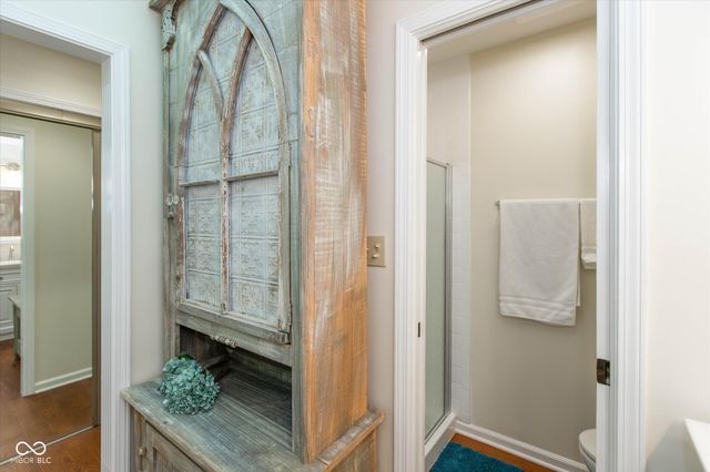 1726 Creekside Lane W, Carmel, IN 46032