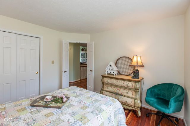1726 Creekside Lane W, Carmel, IN 46032