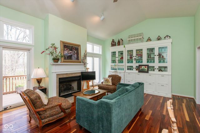 1726 Creekside Lane W, Carmel, IN 46032