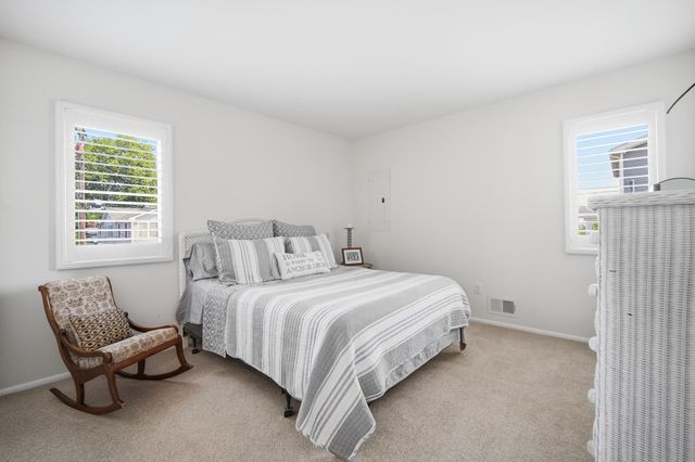 402 KELLY AVE, Tuckerton, NJ 08087