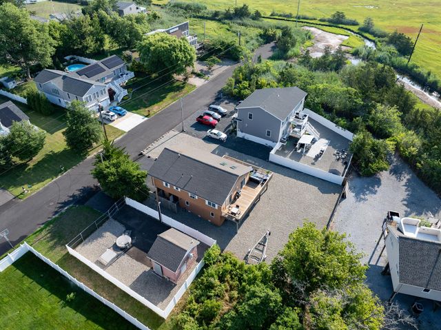 402 KELLY AVE, Tuckerton, NJ 08087