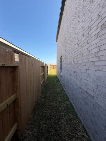 16718 Old Wagon Way, Hockley, TX 77447