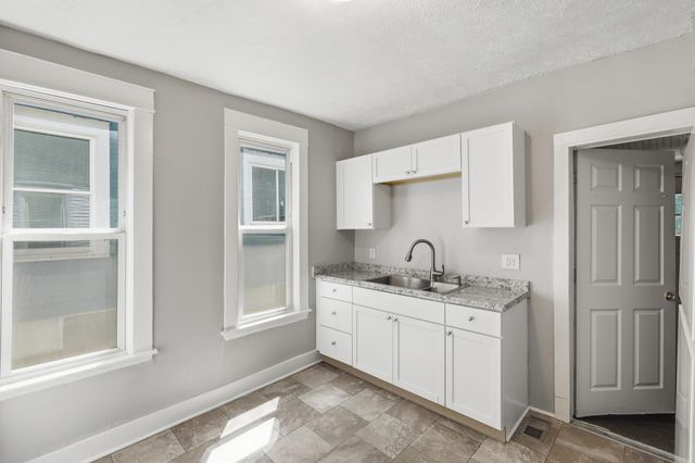 1128 Sigsbee Street SE, Grand Rapids, MI 49506