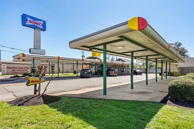 1004 Houston Street, Rosenberg, TX 77471